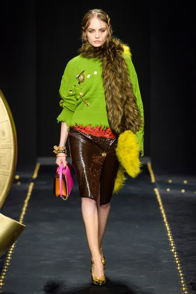 Look 9